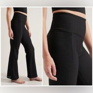 NWT Athleta Salutation Stash Ribbed Flare Pants Black Sz XL